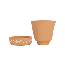 Load image into Gallery viewer, Floret Terracotta Planter w/Saucer
