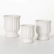Load image into Gallery viewer, MATTE WHITE SCALLOPED PLANTER - LARGE
