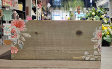 Load image into Gallery viewer, Wooden Floral Box - Medium
