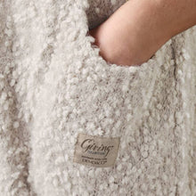Load image into Gallery viewer, Giving Shawl - Cream
