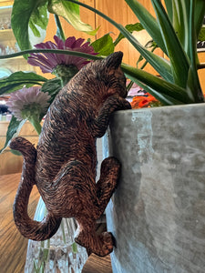 Resin Cat Pot Hugger