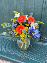 Load image into Gallery viewer, Petite Fresh Floral Arrangement $40
