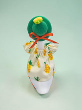 Load image into Gallery viewer, Desk Goose Outfit - 2 pc
